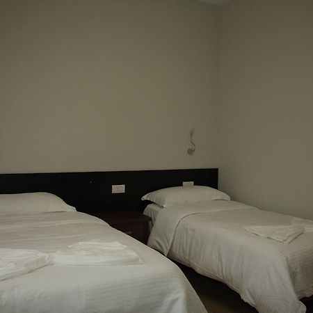 Hotel Eposi Шкодер Экстерьер фото