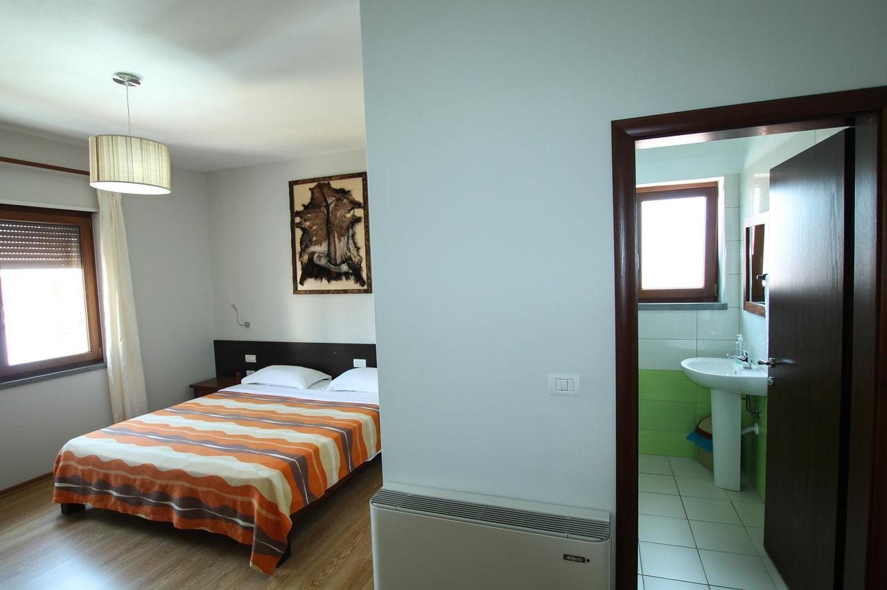 Hotel Eposi Шкодер Экстерьер фото