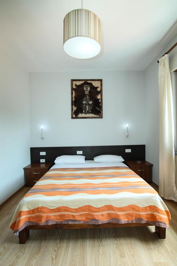 Hotel Eposi Шкодер Экстерьер фото