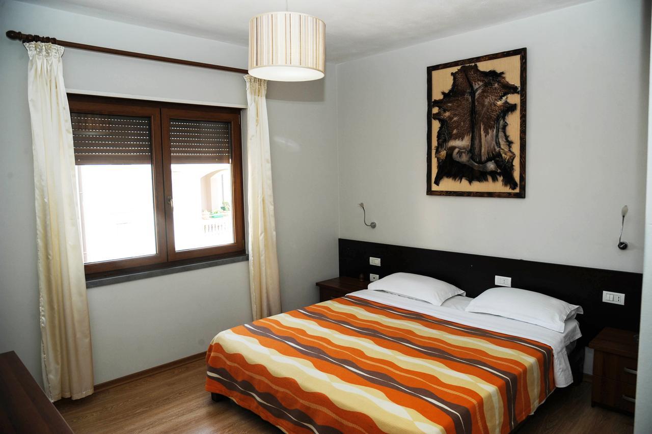 Hotel Eposi Шкодер Экстерьер фото