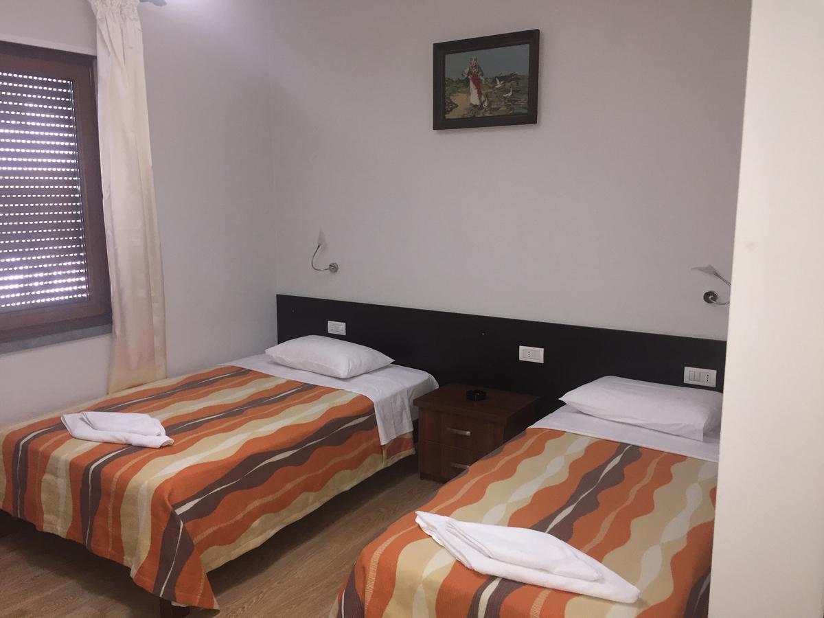 Hotel Eposi Шкодер Экстерьер фото